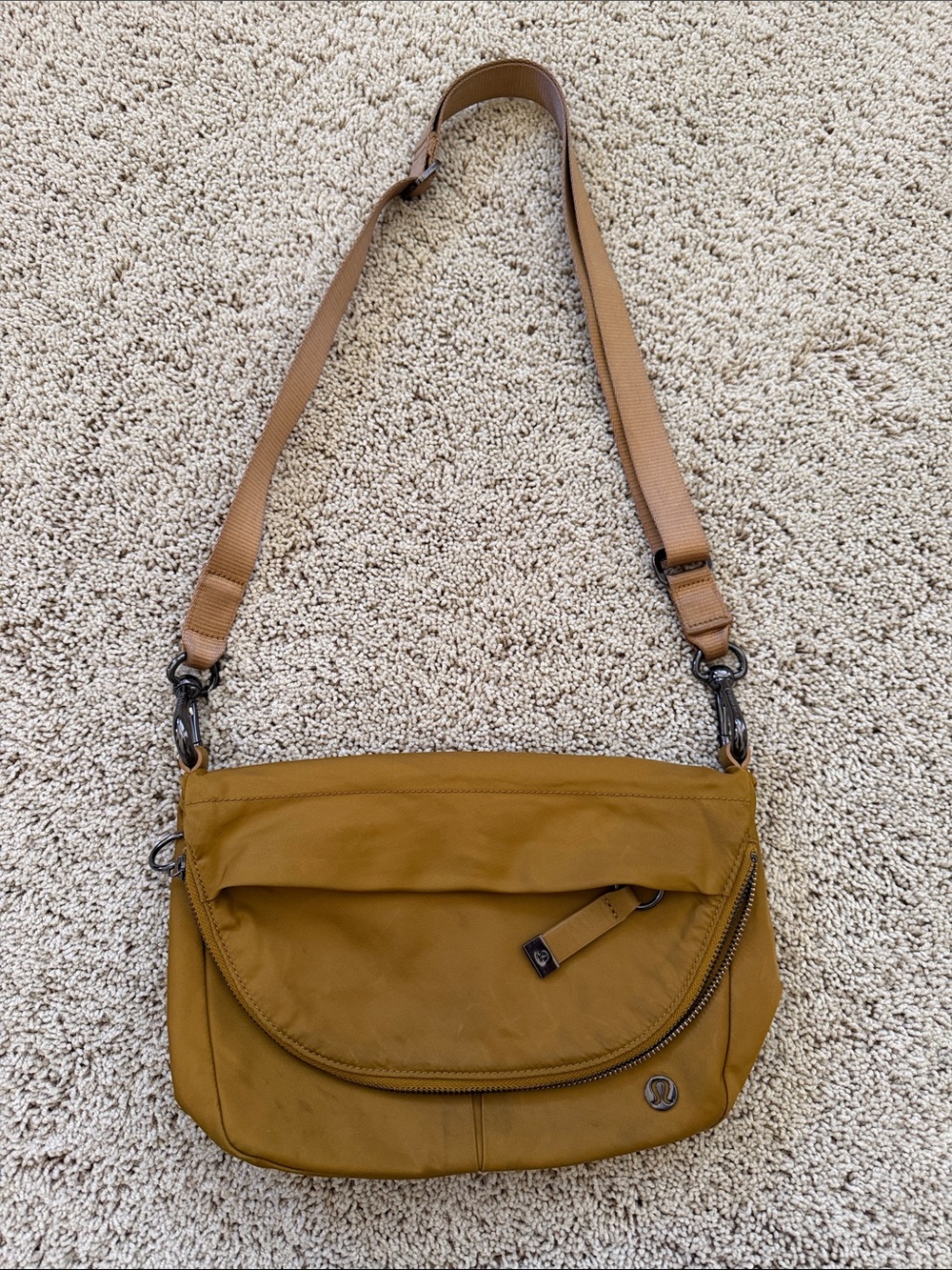 Lululemon All Night Festival Crossbody Bag 5L in Mustard Yellow